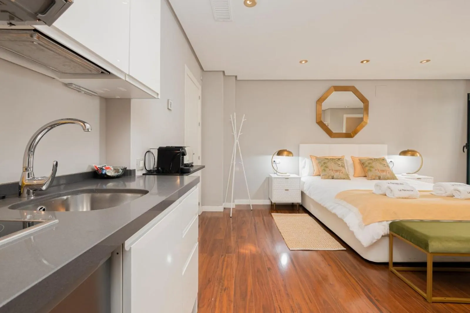 Cathedral Suites II -Plaza Del Obispo Malaga Spain